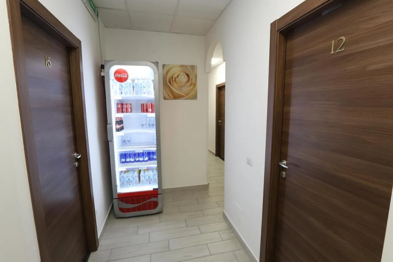 Albergo Leonardo Da Vinci Milano 0*,  Italia