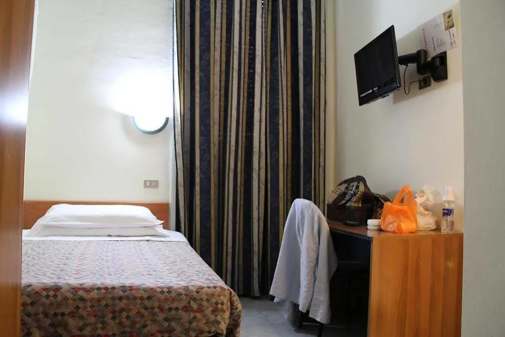 Hotel Albergo Leonardo Da Vinci Milano Italia